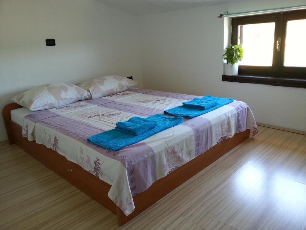 Apartment Rojnic Galizana Ngoại thất bức ảnh