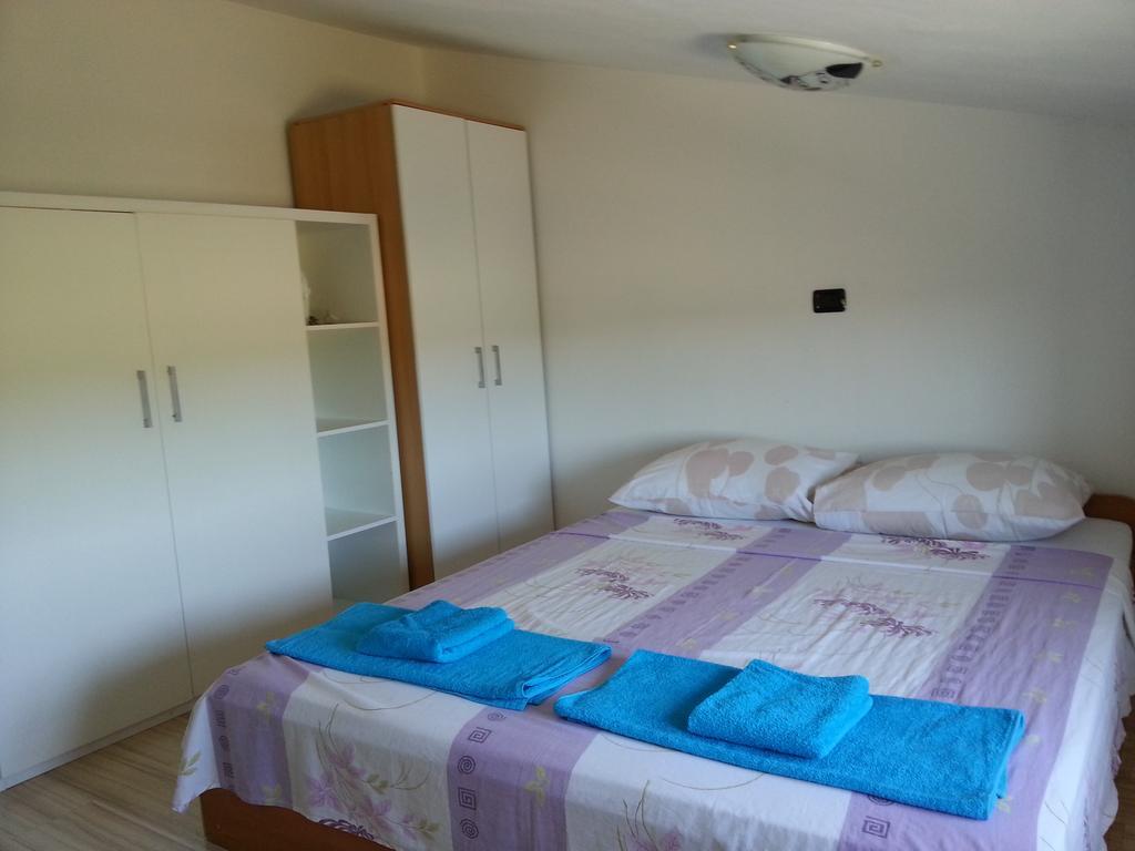 Apartment Rojnic Galizana Ngoại thất bức ảnh