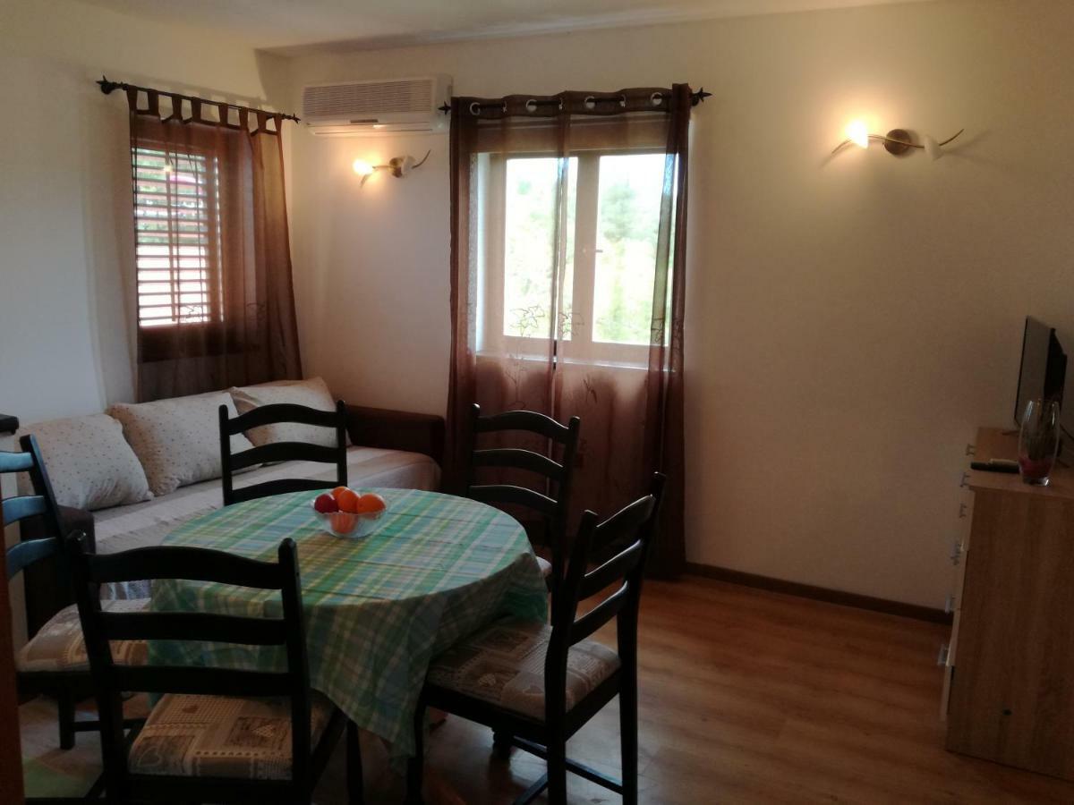 Apartment Rojnic Galizana Ngoại thất bức ảnh